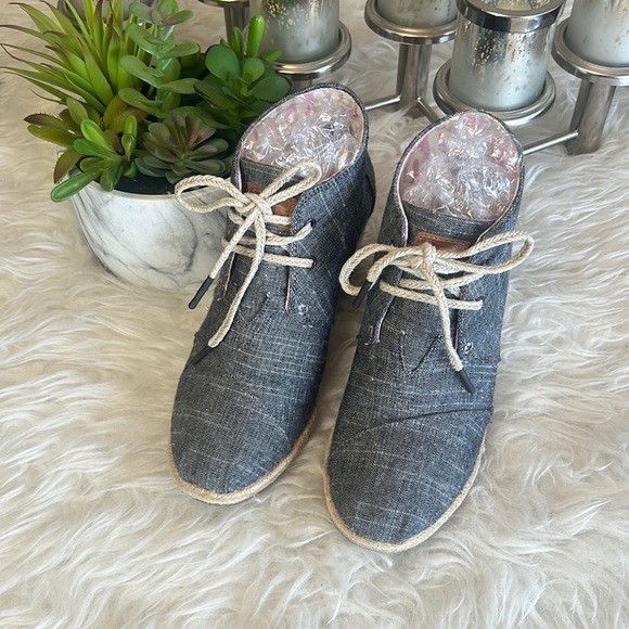 Toms Blue/Gray Denim Wedge Heels Women's Size 7 - Picture 1 of 14